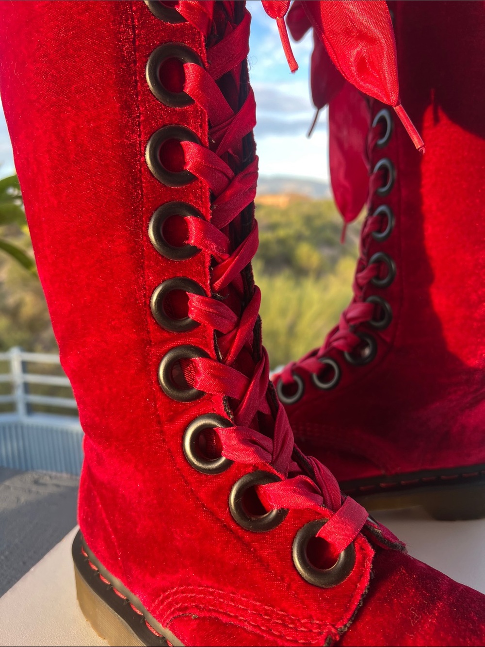❤️ Rare EC Dr. Martens Red Velvet 20 Eye Lace Up Knee High Boots ❤️ - Picture 6 of 15